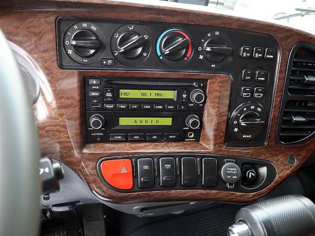 medium and large bus Hyundai bus - Vista 11