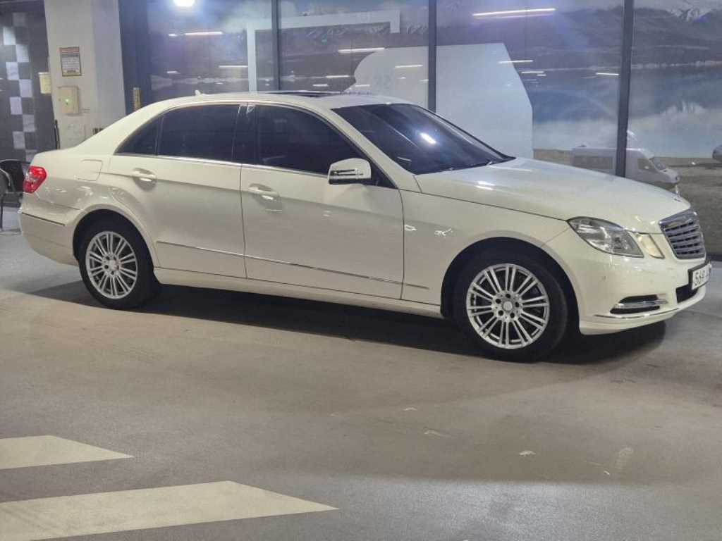 Mercedes Benz E class - Vista 2