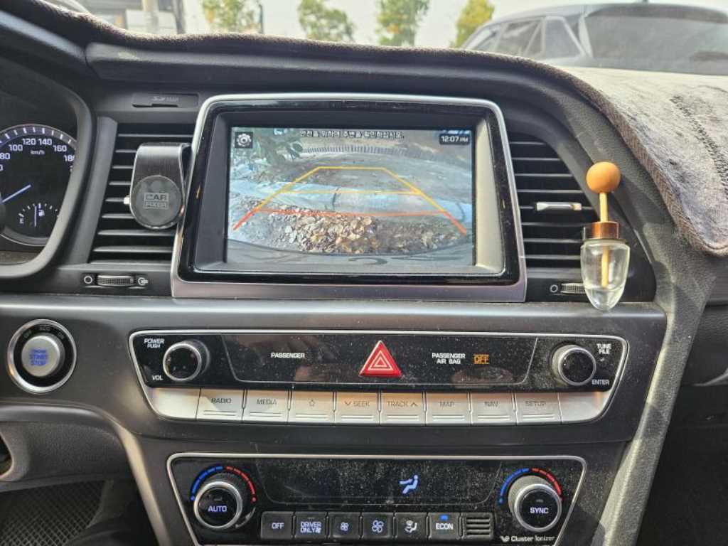 HYUNDAI Sonata - Vista 9