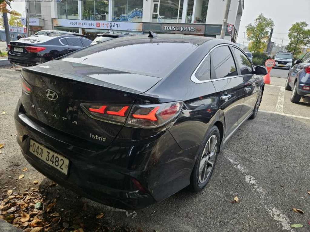 HYUNDAI Sonata - Vista 4