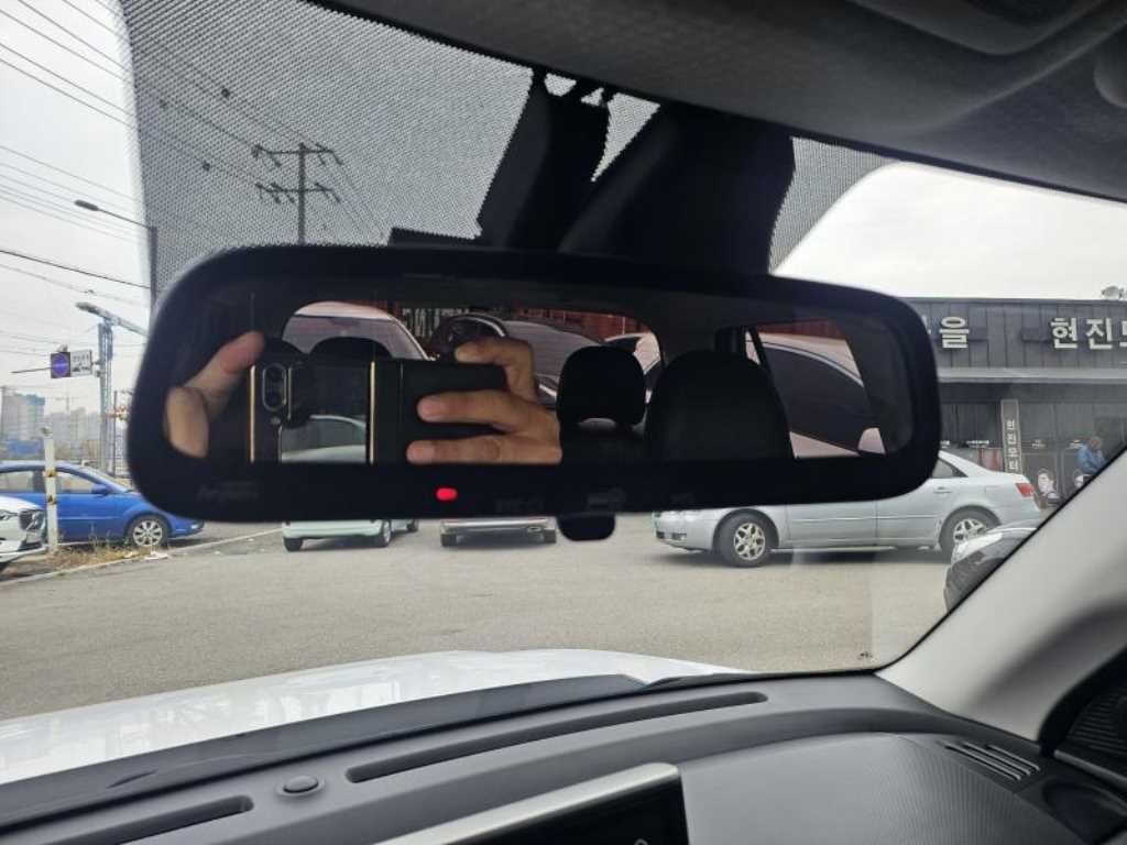 HYUNDAI Casper - Vista 9