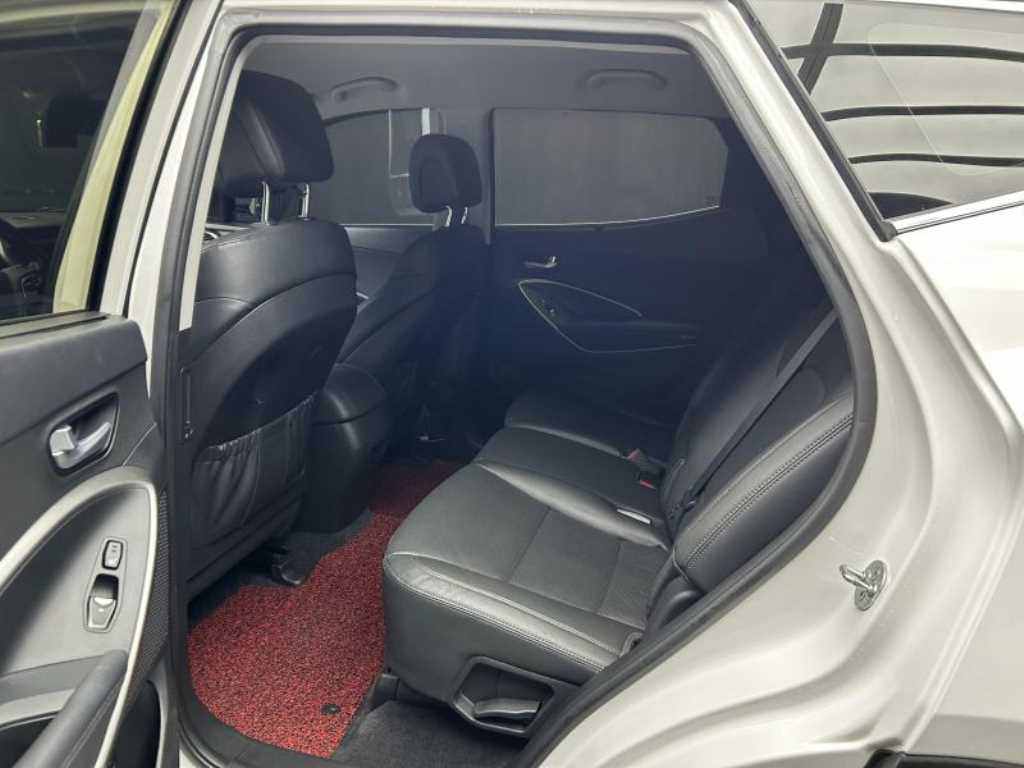 HYUNDAI Santa Fe - Vista 7