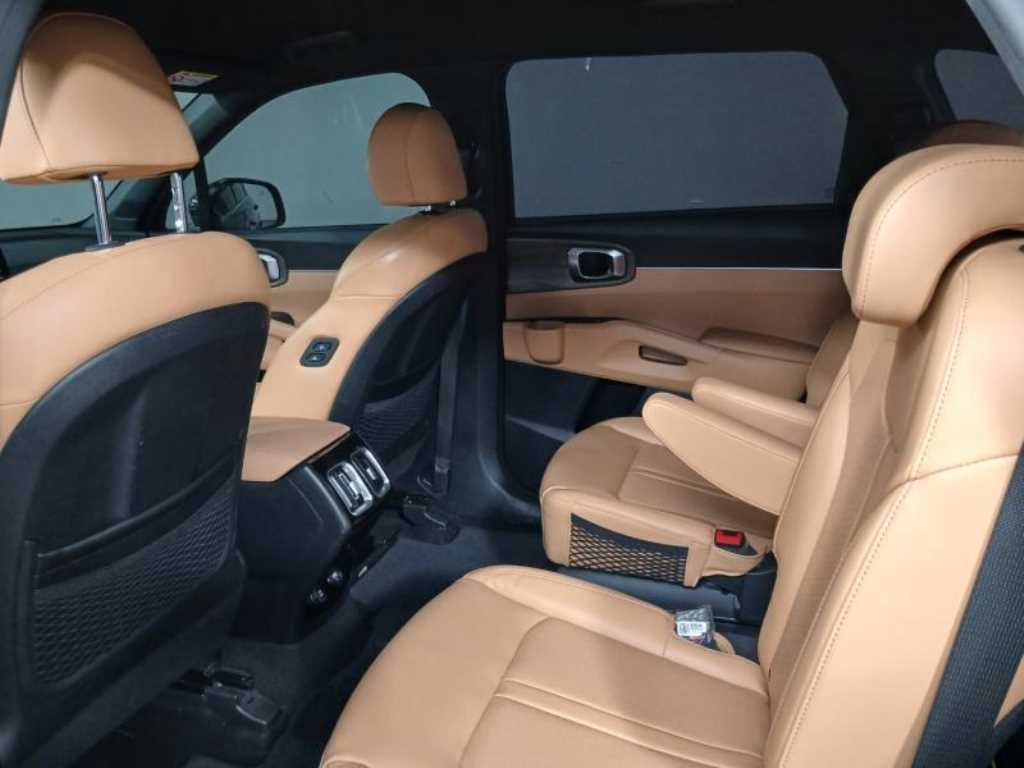 KIA Sorento - Vista 8
