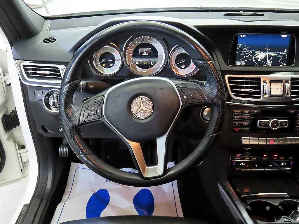 Mercedes Benz E class - Vista 8