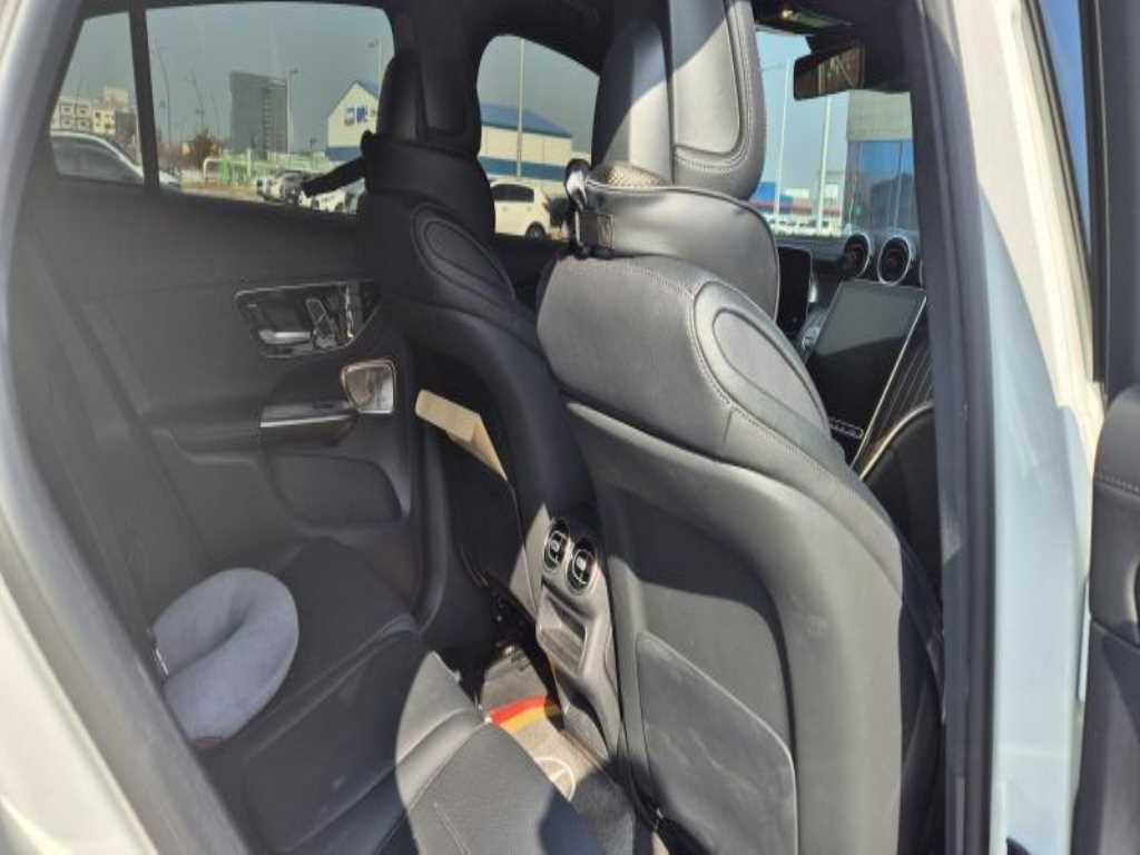 Mercedes Benz GLC Class - Vista 11