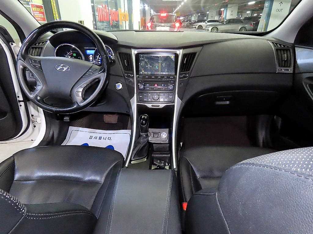 HYUNDAI Sonata - Vista 10