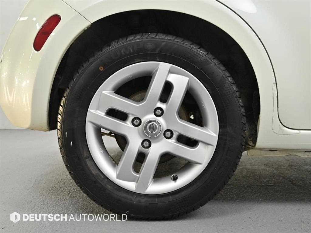 Nissan Cube - Vista 5