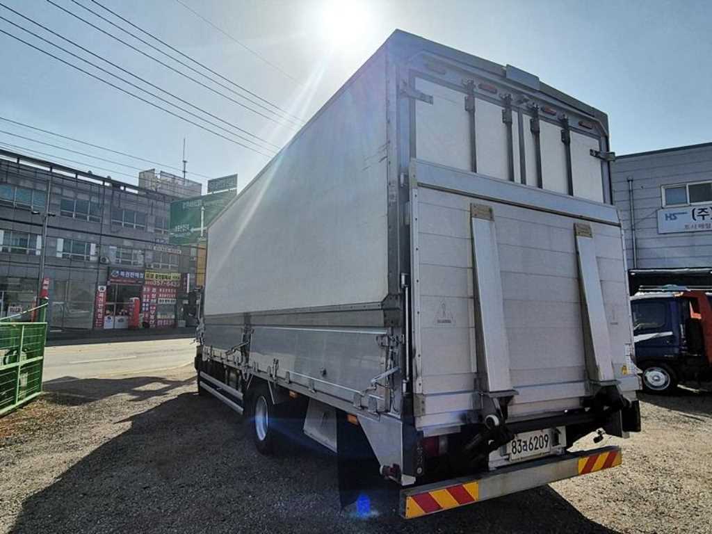 medium and large cargo truck - Vista 8