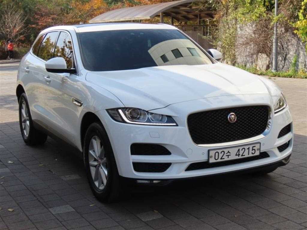 Jaguar F-PACE - Vista 2