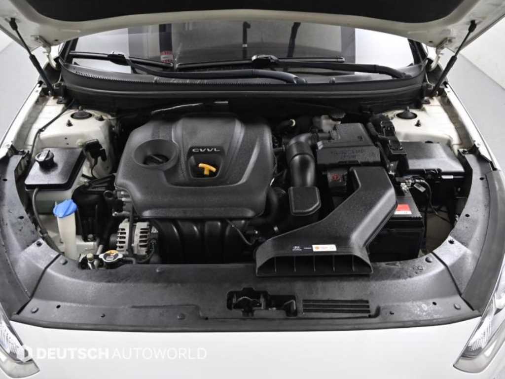 HYUNDAI Sonata - Vista 6