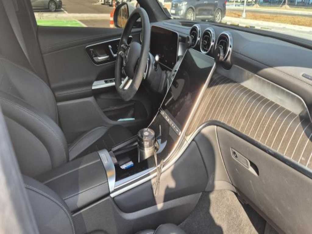 Mercedes Benz GLC Class - Vista 8