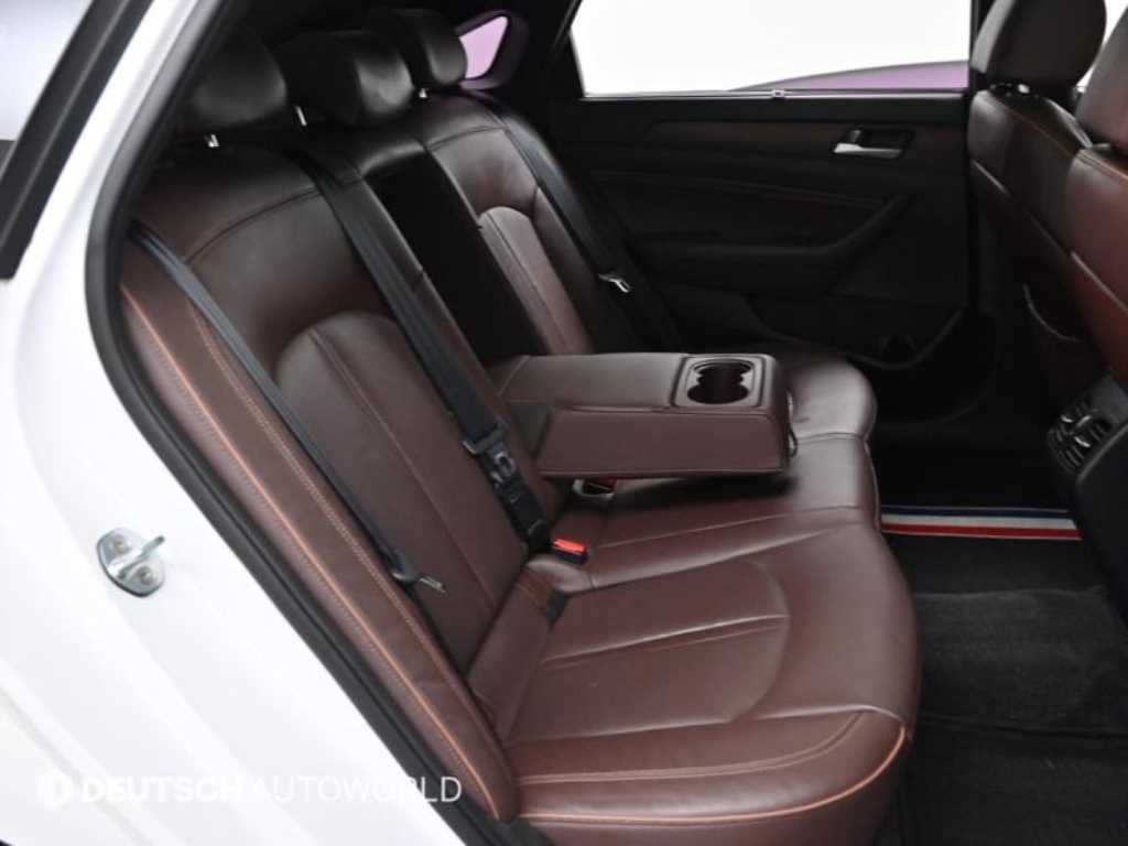 HYUNDAI Sonata - Vista 12