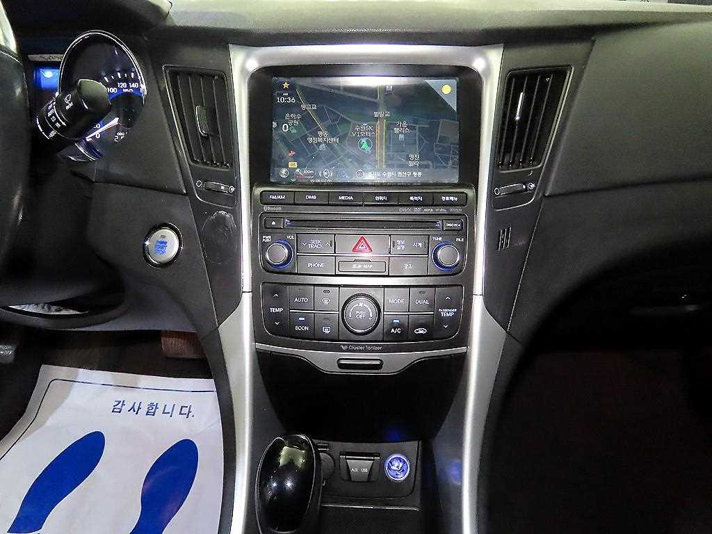 HYUNDAI Sonata - Vista 11