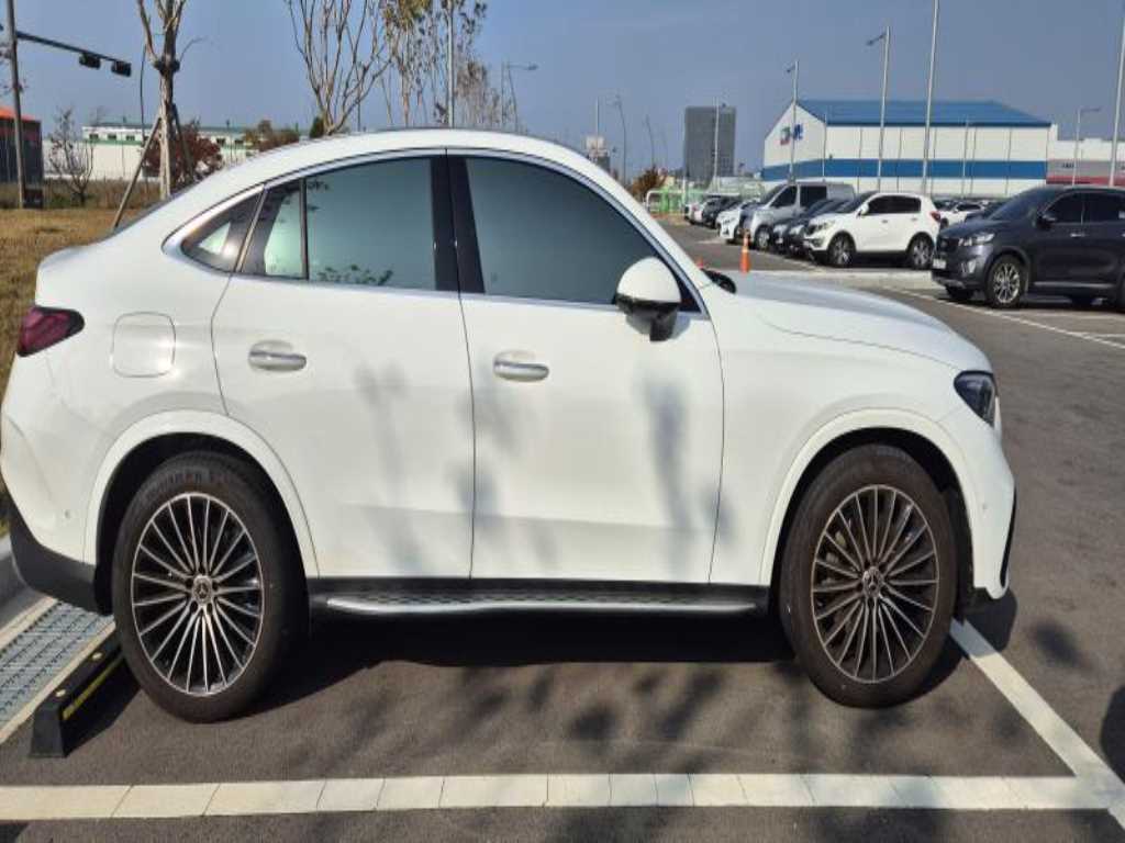 Mercedes Benz GLC Class - Vista 5