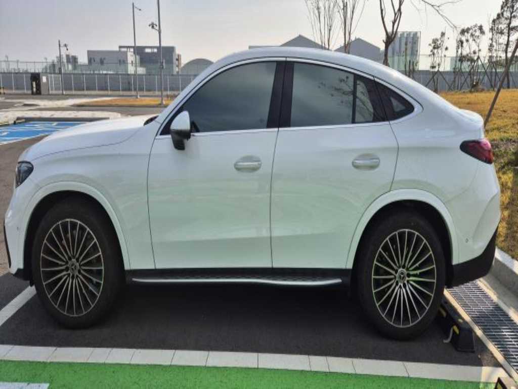 Mercedes Benz GLC Class - Vista 4