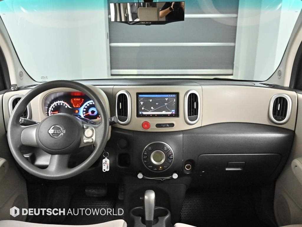 Nissan Cube - Vista 7