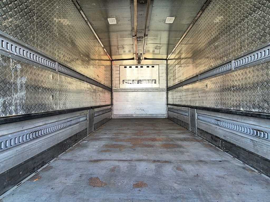 medium and large cargo truck - Vista 11