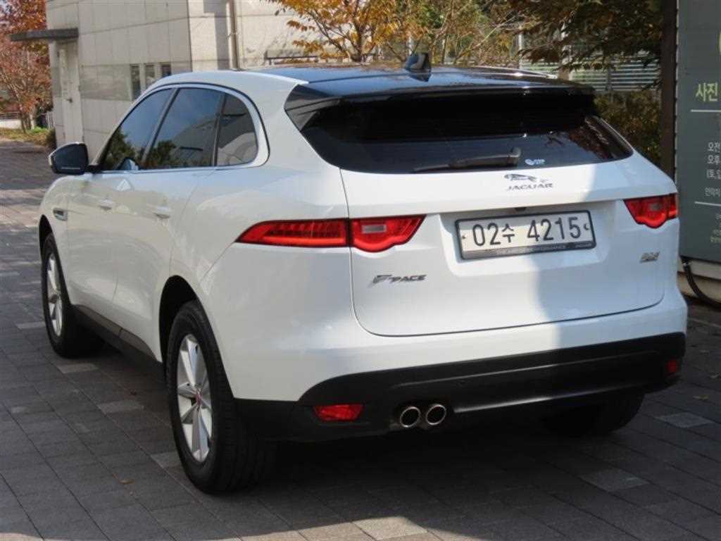 Jaguar F-PACE - Vista 4
