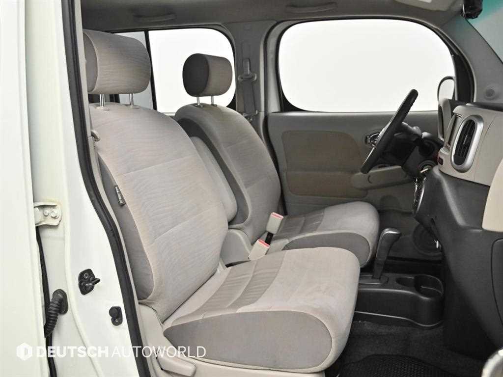 Nissan Cube - Vista 10