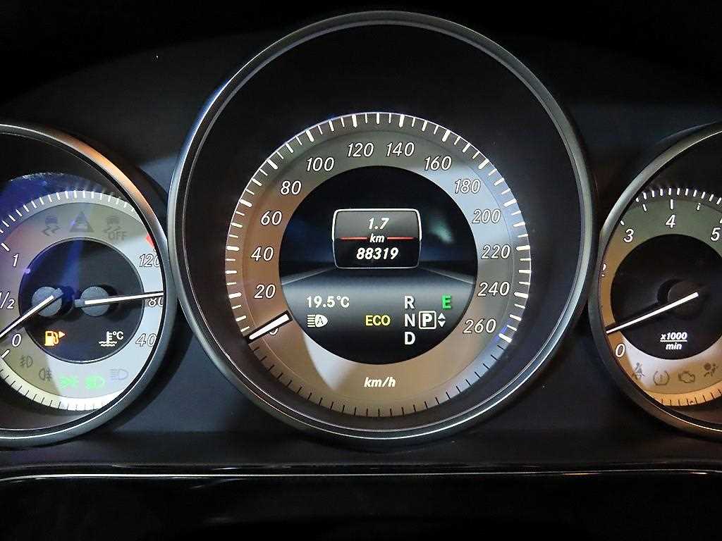 Mercedes Benz E class - Vista 9