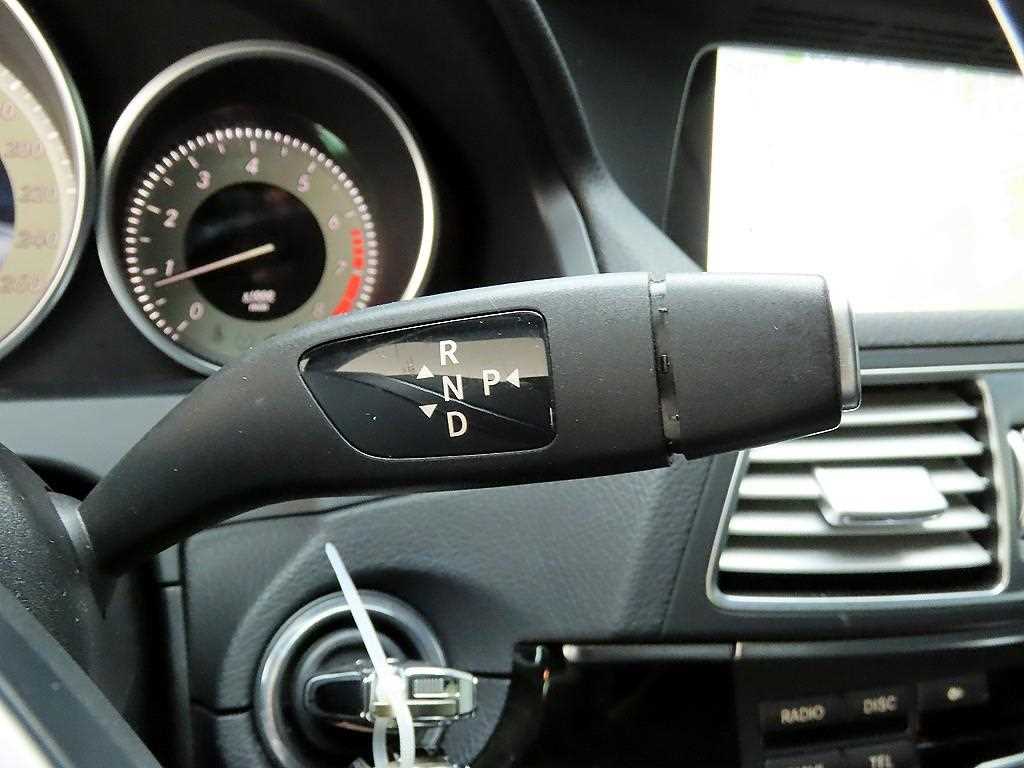 Mercedes Benz E class - Vista 9