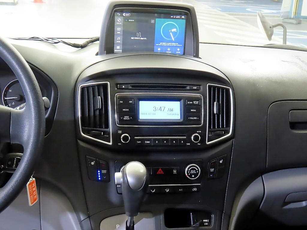 HYUNDAI Starex - Vista 11