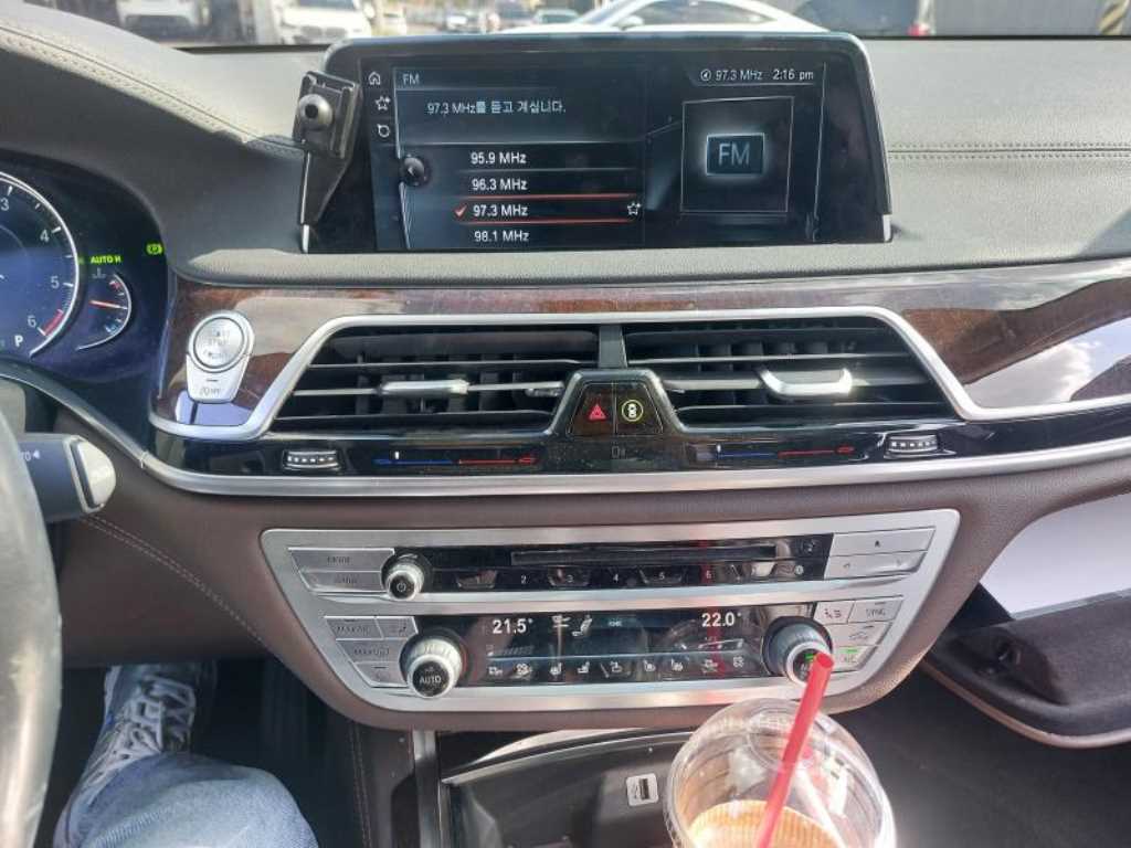 BMW 7 Series - Vista 9