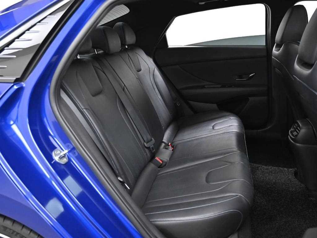 HYUNDAI Avante - Vista 12