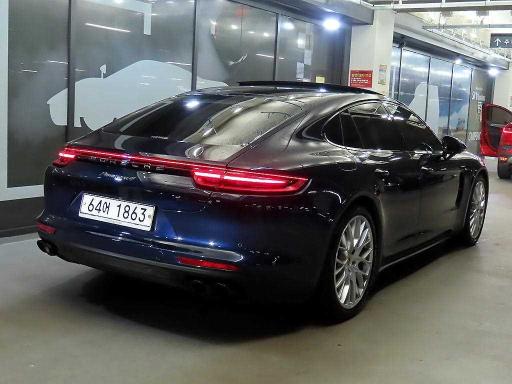 Porsche Panamera - Vista 4
