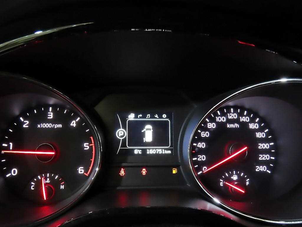 KIA Carnival - Vista 9