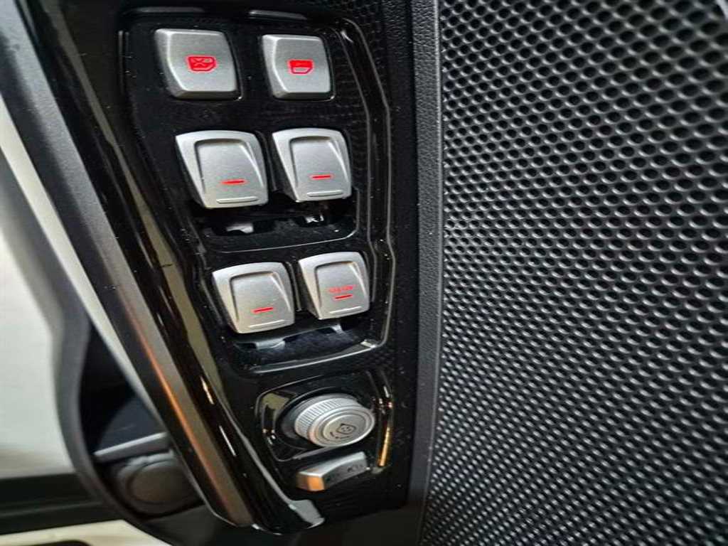 Ssangyong Tivoli - Vista 11