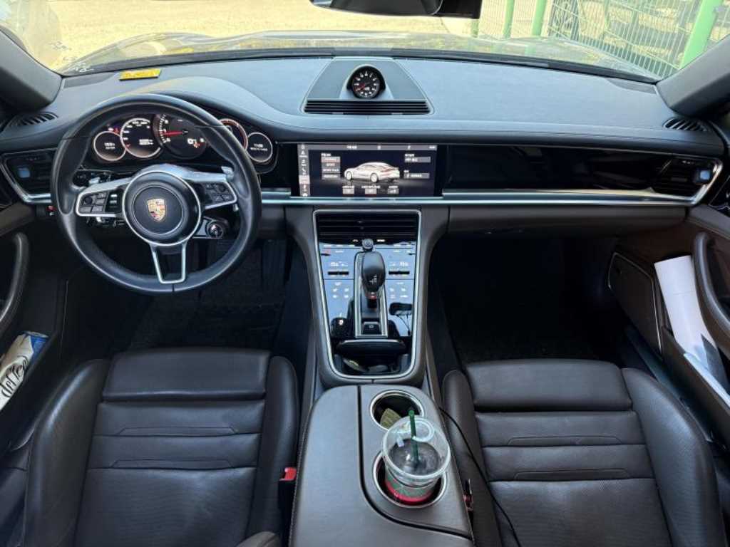 Porsche Panamera - Vista 5