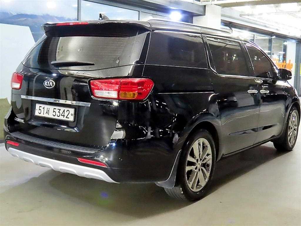 KIA Carnival - Vista 4