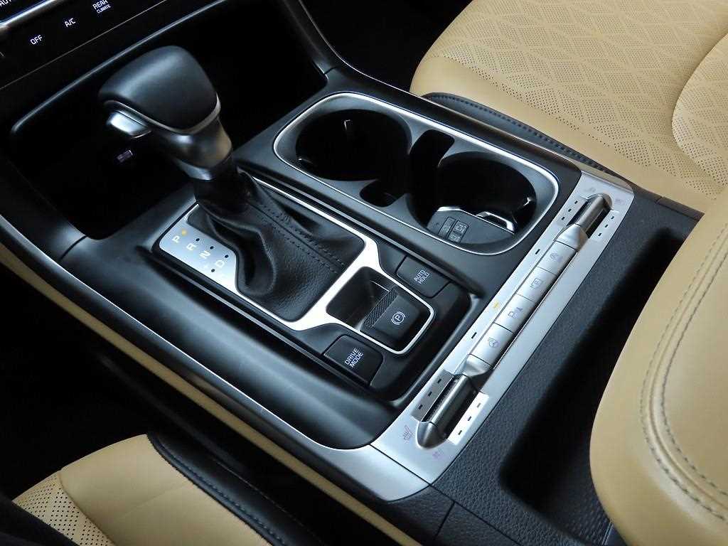 KIA Carnival - Vista 10