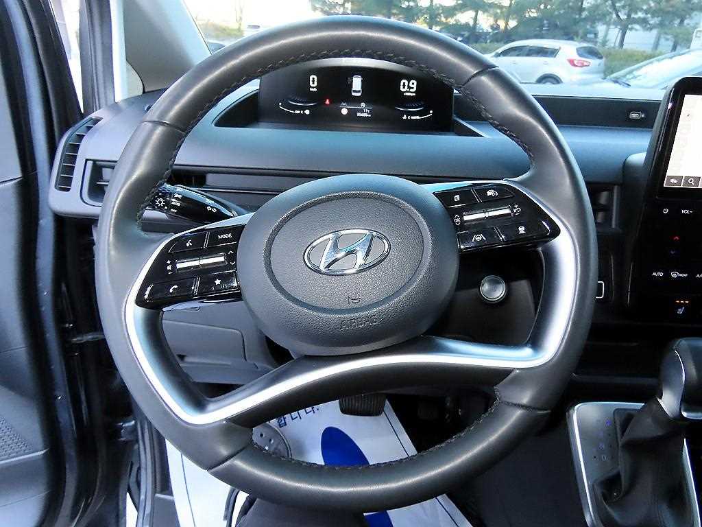 HYUNDAI Staria - Vista 9