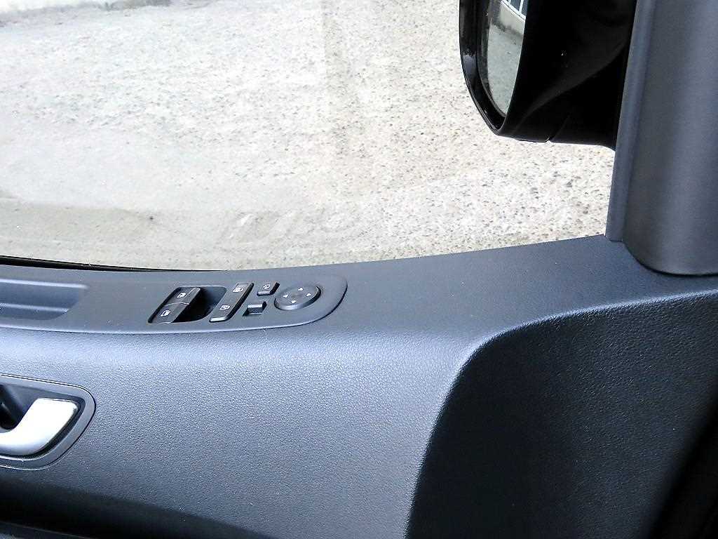 HYUNDAI Staria 2023 Negro - Importación desde Corea - HF Imports Iquique - Foto 13