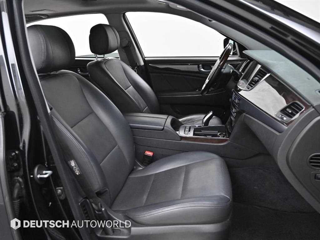 HYUNDAI Equus - Vista 10