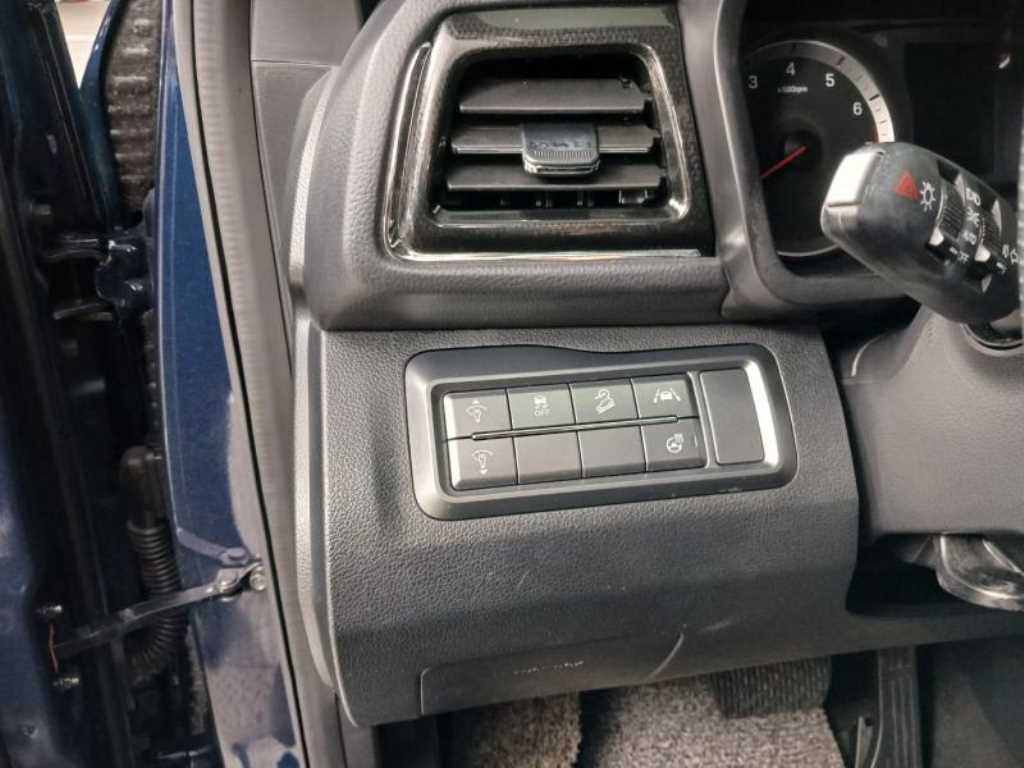 Ssangyong Tivoli - Vista 12