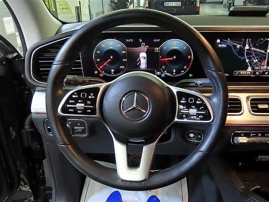 Mercedes Benz GLE Class - Vista 8