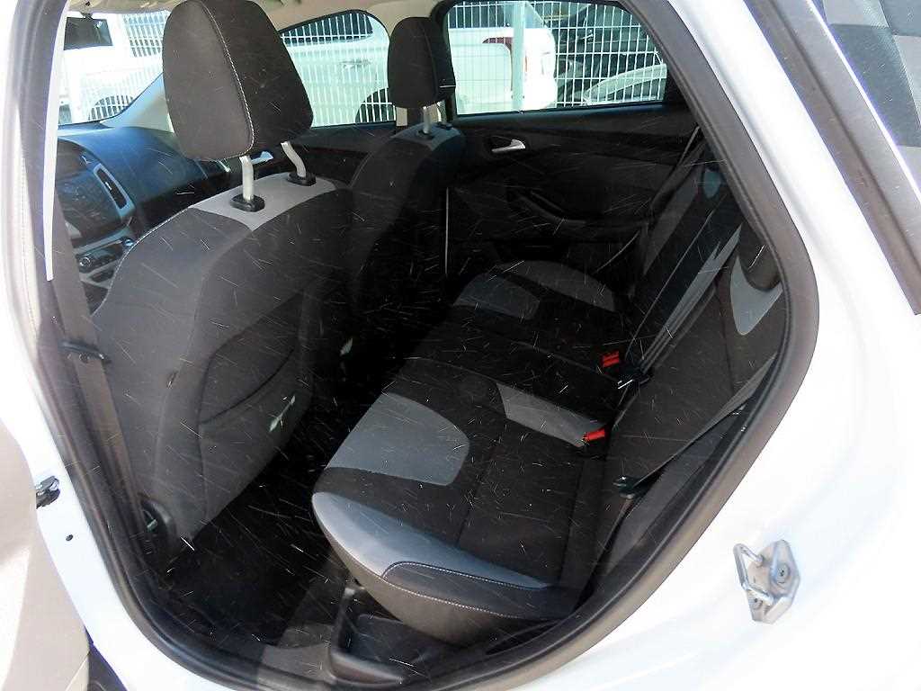 Ford Focus - Vista 6