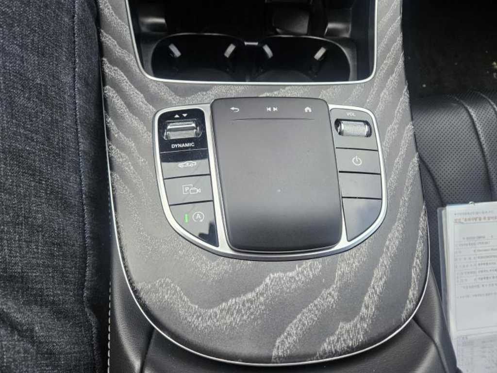 Mercedes Benz CLS Class - Vista 12