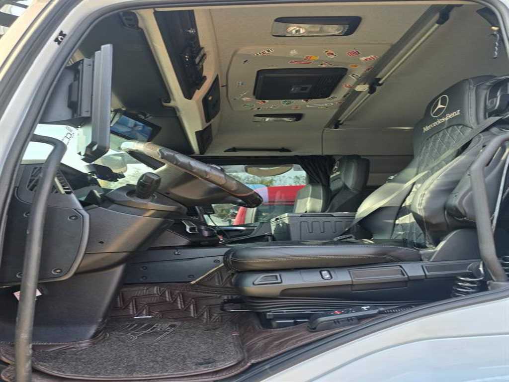 medium and large cargo truck - Vista 10