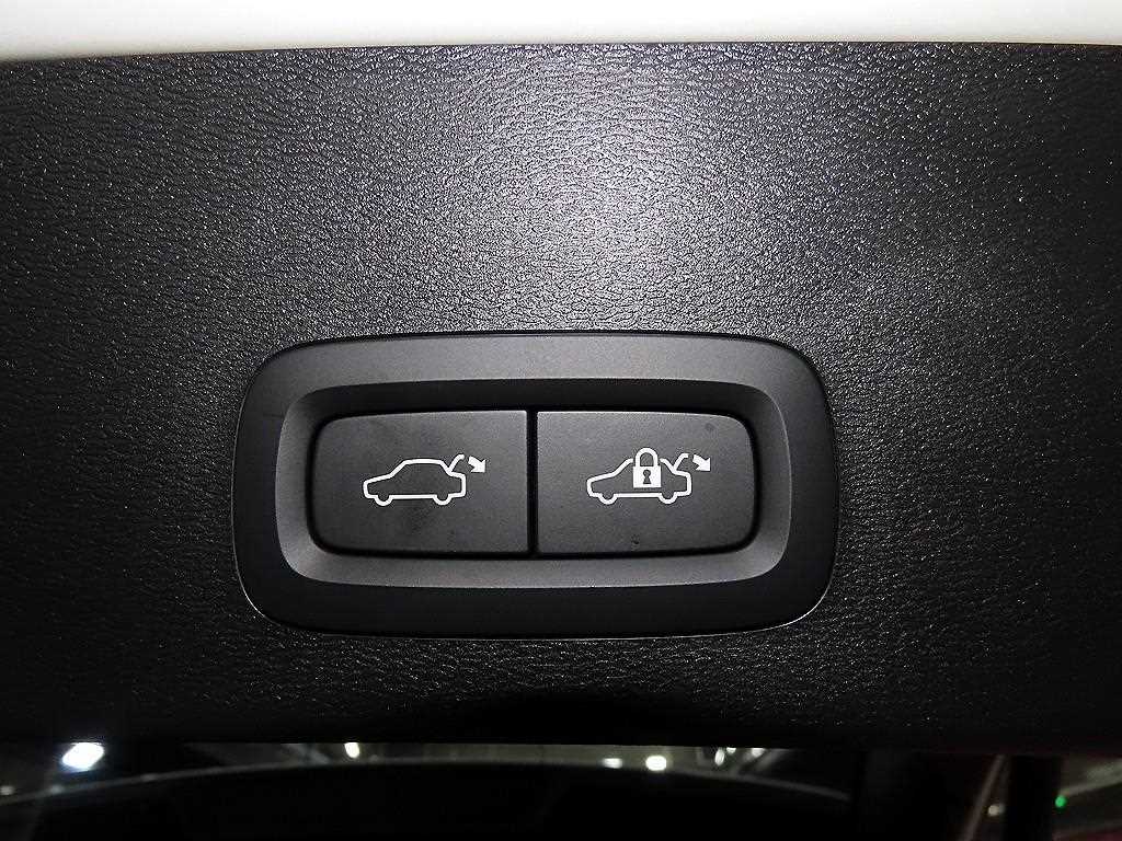 Volvo XC40 2023 Blanco - Importación desde Corea - HF Imports Iquique - Foto 16