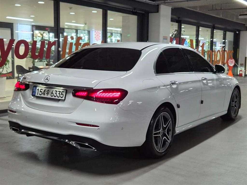 Mercedes Benz E class - Vista 4