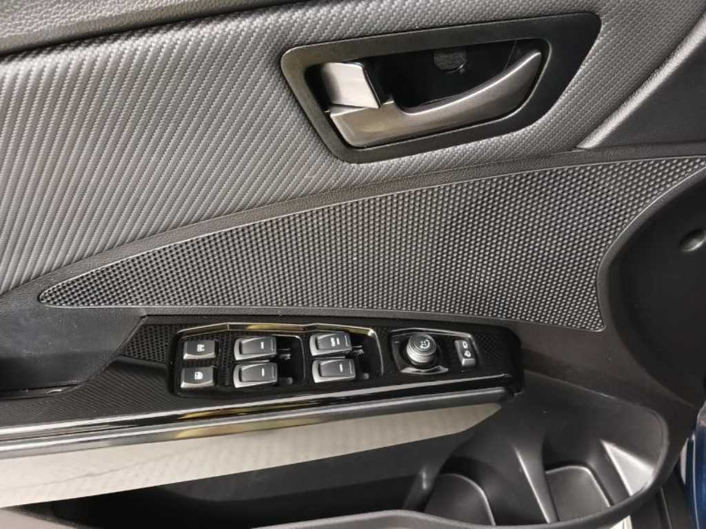 Ssangyong Tivoli - Vista 9