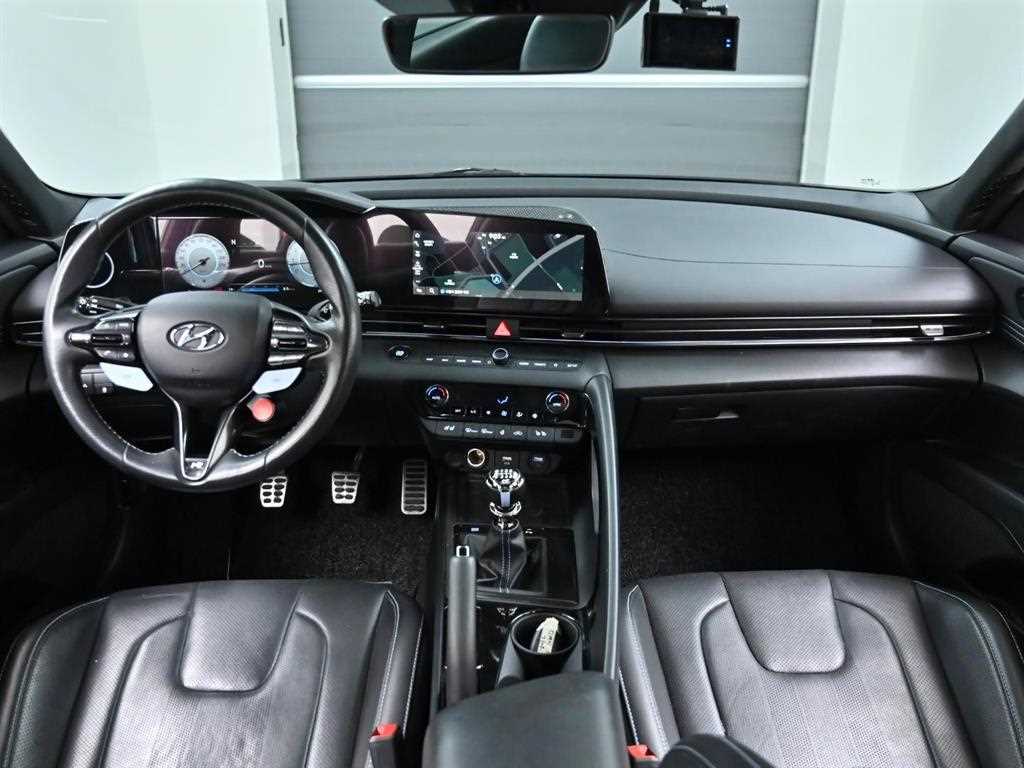 HYUNDAI Avante - Vista 7