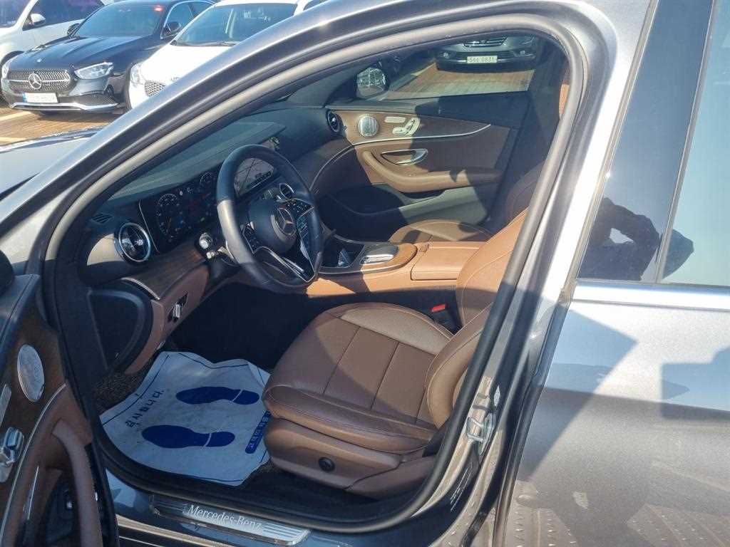 Mercedes Benz E class - Vista 5