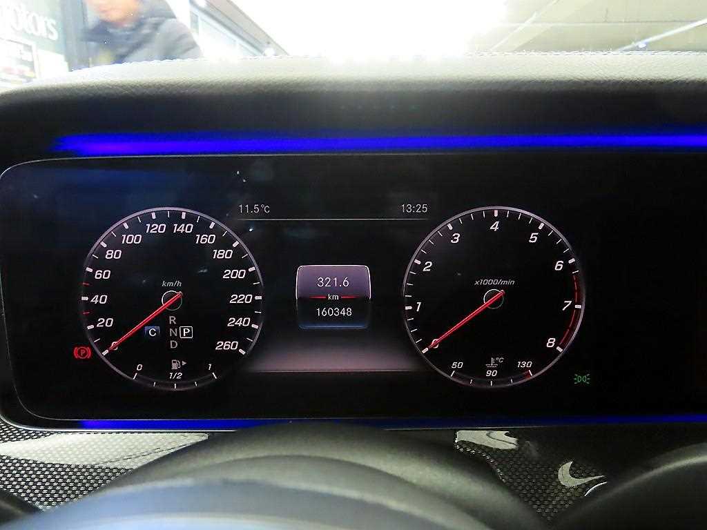 Mercedes Benz E class - Vista 9