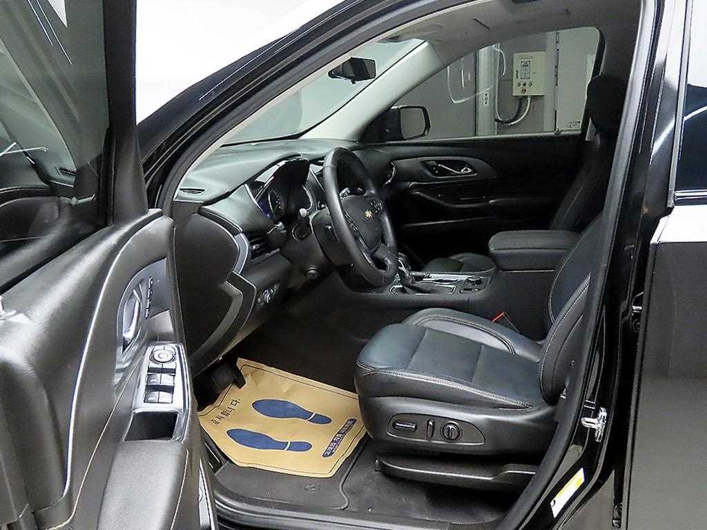 Chevrolet Travers - Vista 5