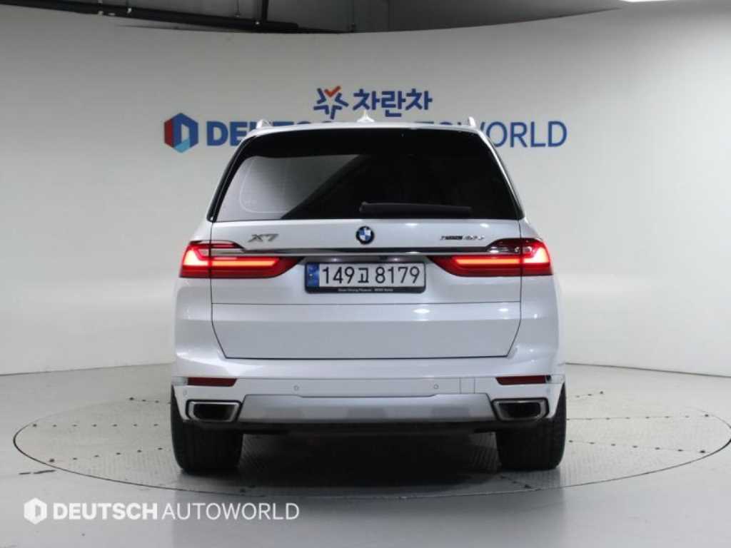 BMW X7 - Vista 4